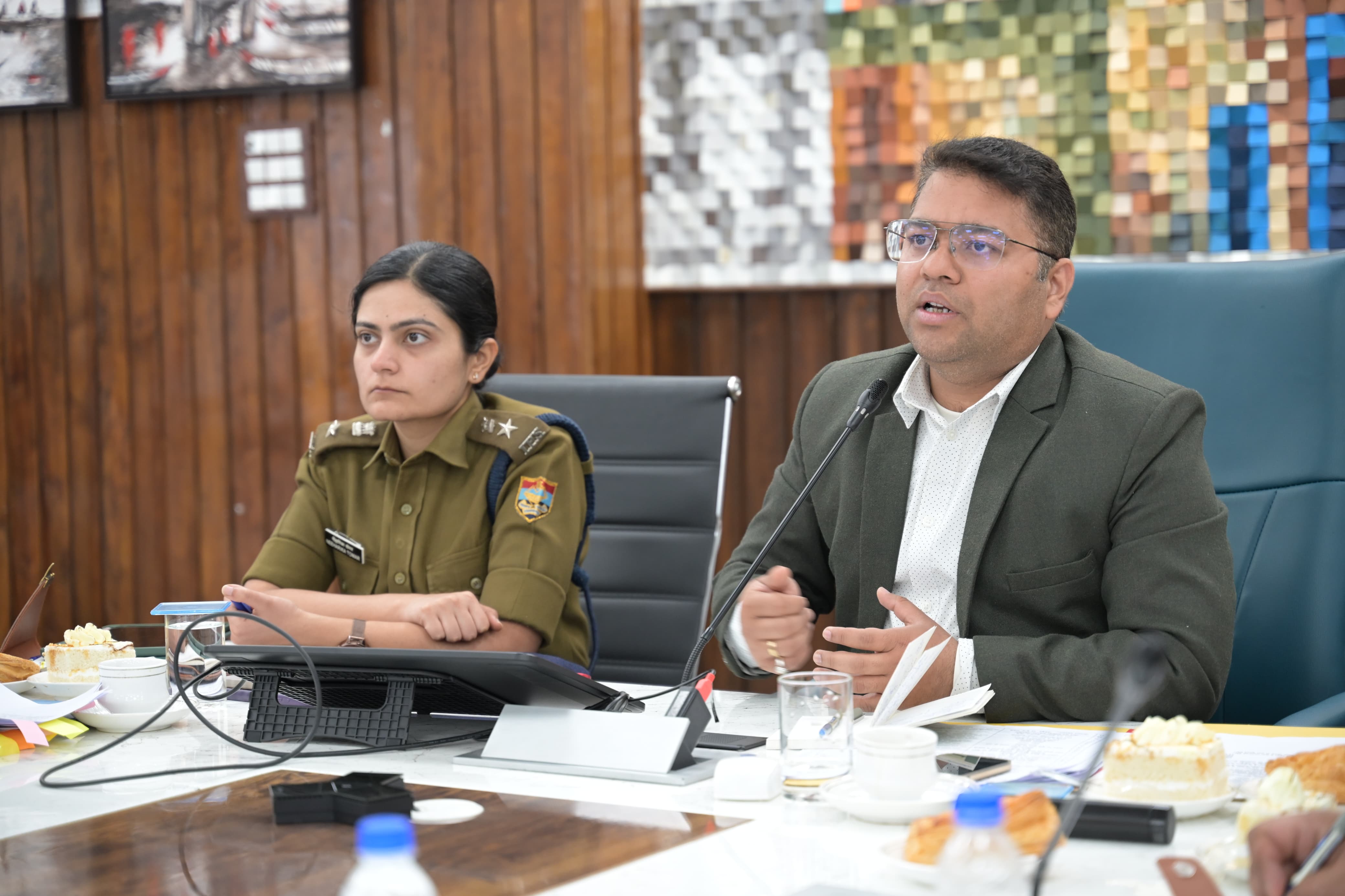 केदारनाथ यात्रा को हर स्तर पर सुव्यवस्थित व सफल बनाने को डीएम ने अधिकारियों संग की बैठक