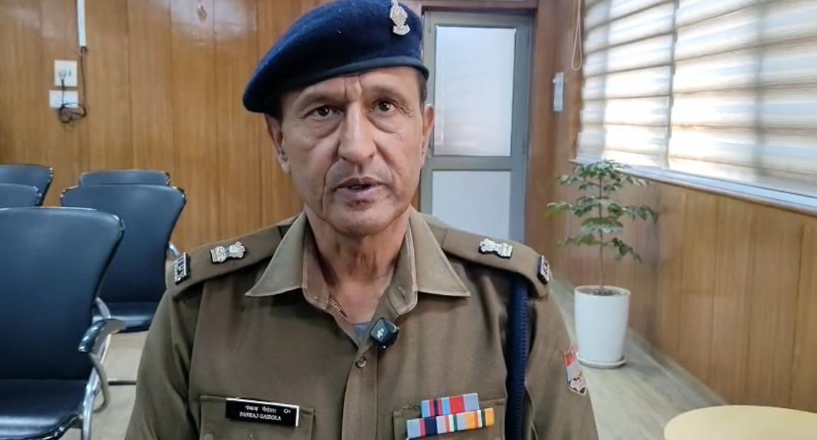 वनाधिकारी कलसी ने अपने साथ हुई मारपीट की दी तहरीर