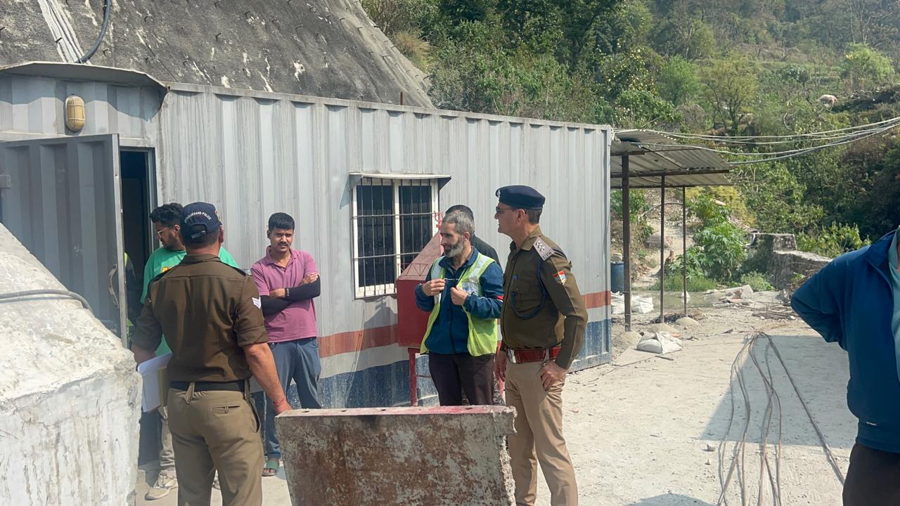 ऑपरेशन ‘क्रैकडाउन’ के तहत रुद्रप्रयाग पुलिस का सत्यापन अभियान जारी, 1828 बाहरी व्यक्तियों का हुआ वेरिफिकेशन