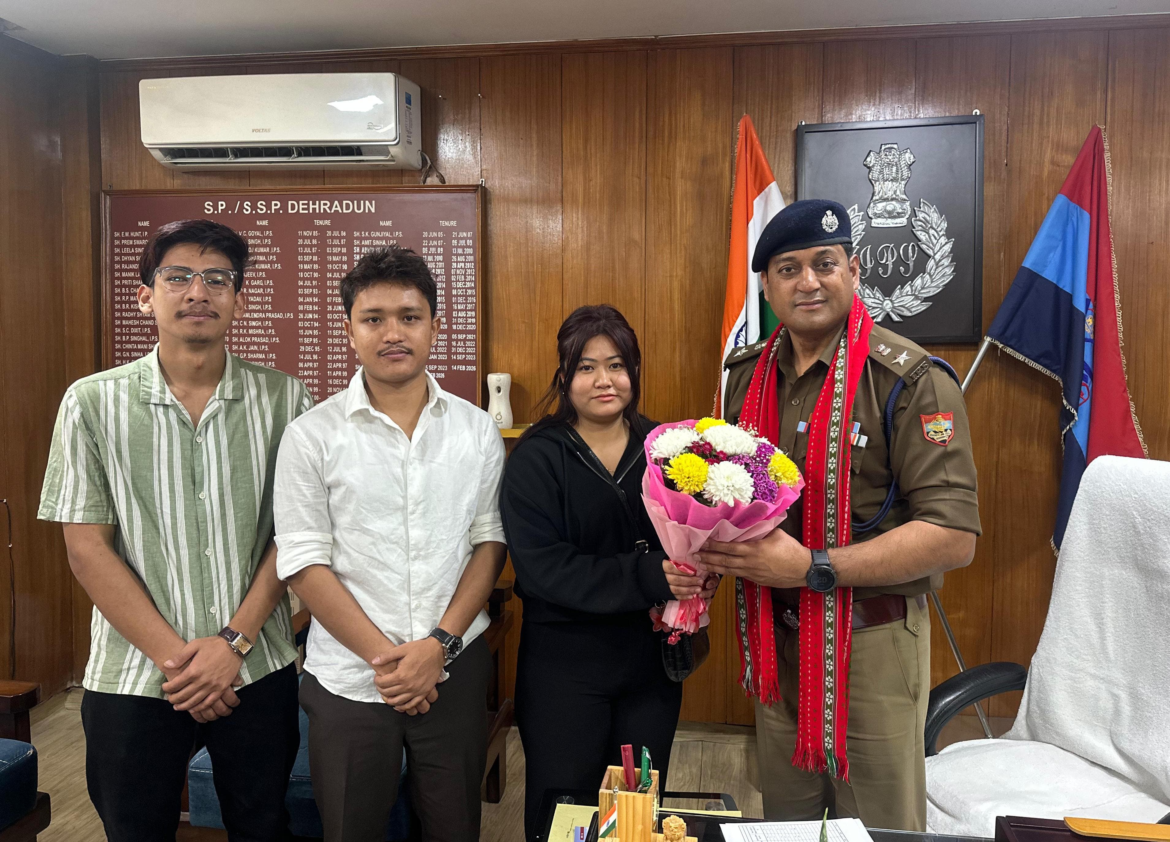 नार्थ ईस्ट स्टूडेंट्स एसोसिएशन ने कप्तान से की भेंट, कप्तान ने दिया सुरक्षा का भरोसा