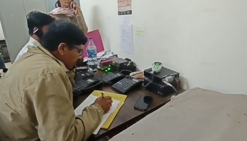 एलपीजी गैस से जुड़ी समस्याओं के निबटारे को जिला प्रशासन ने स्थापित किया कंट्रोल रूम, छापेमारी में 50 सिलिंडर जब्त