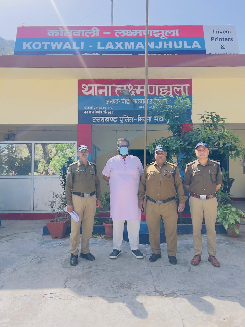 किराए पर स्कूटी लेकर फरार अभियुक्त को पुलिस ने दबोचा