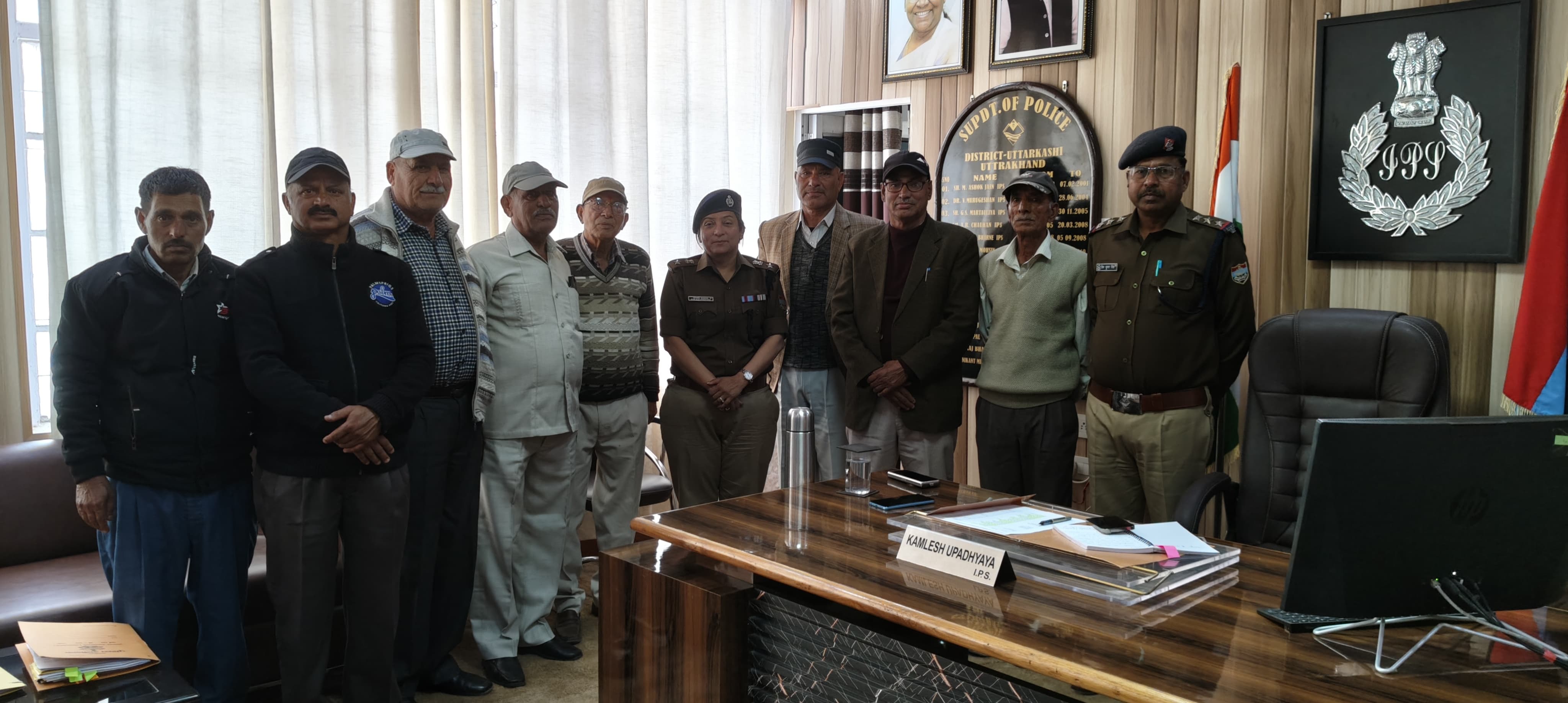 पुलिस कप्तान उत्तरकाशी ने की सेवानिवृत्त पुलिस पेंशनर्स से मुलाकात