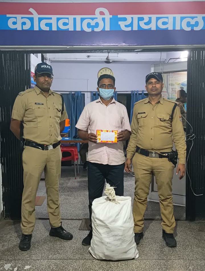 नशा तस्करों पर दून पुलिस का बड़ा एक्शन, स्मैक व अवैध शराब के साथ 3 गिरफ्तार