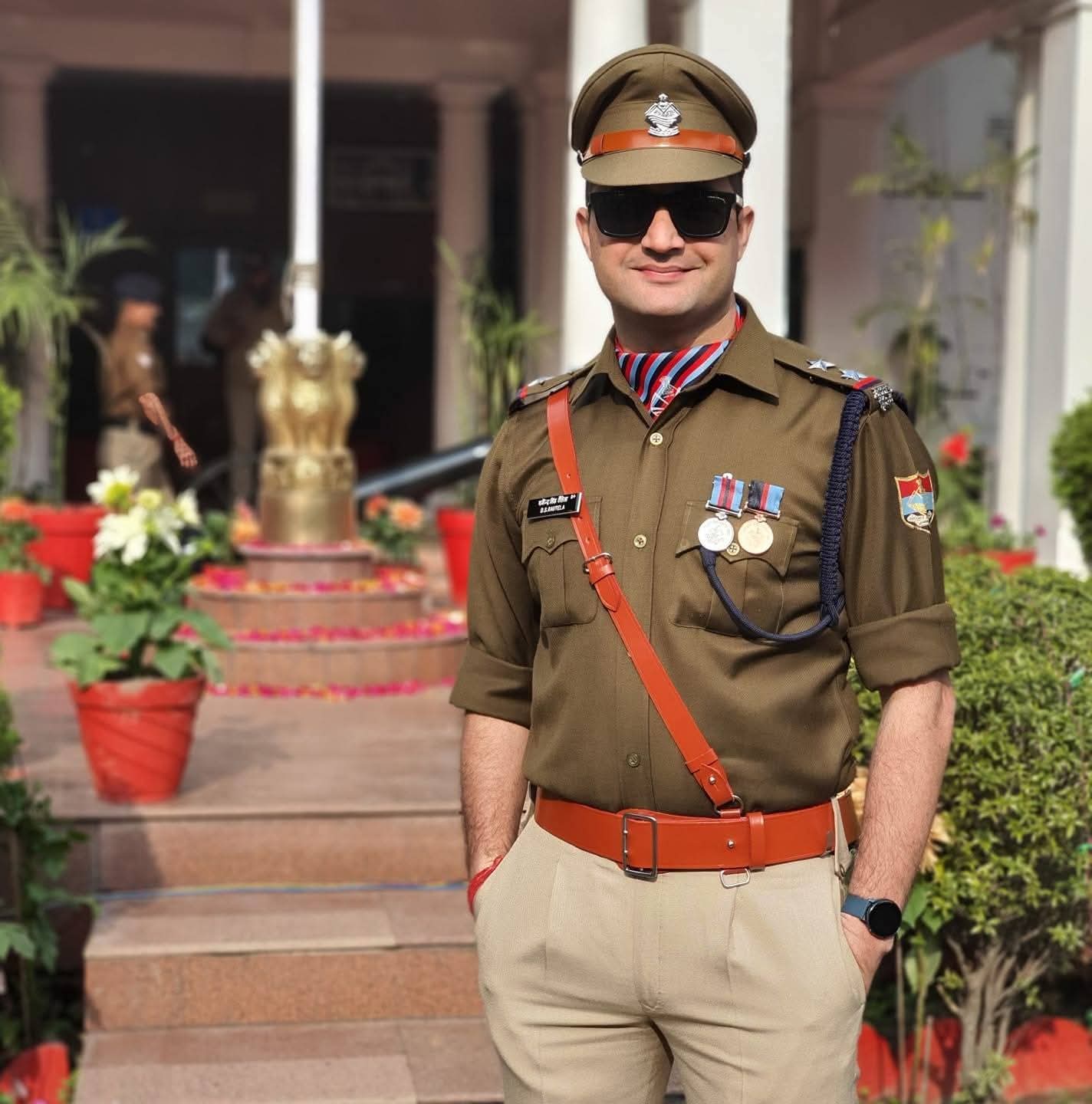 झूठ के दलदल में शांत खड़ा सच देर से ही सही 