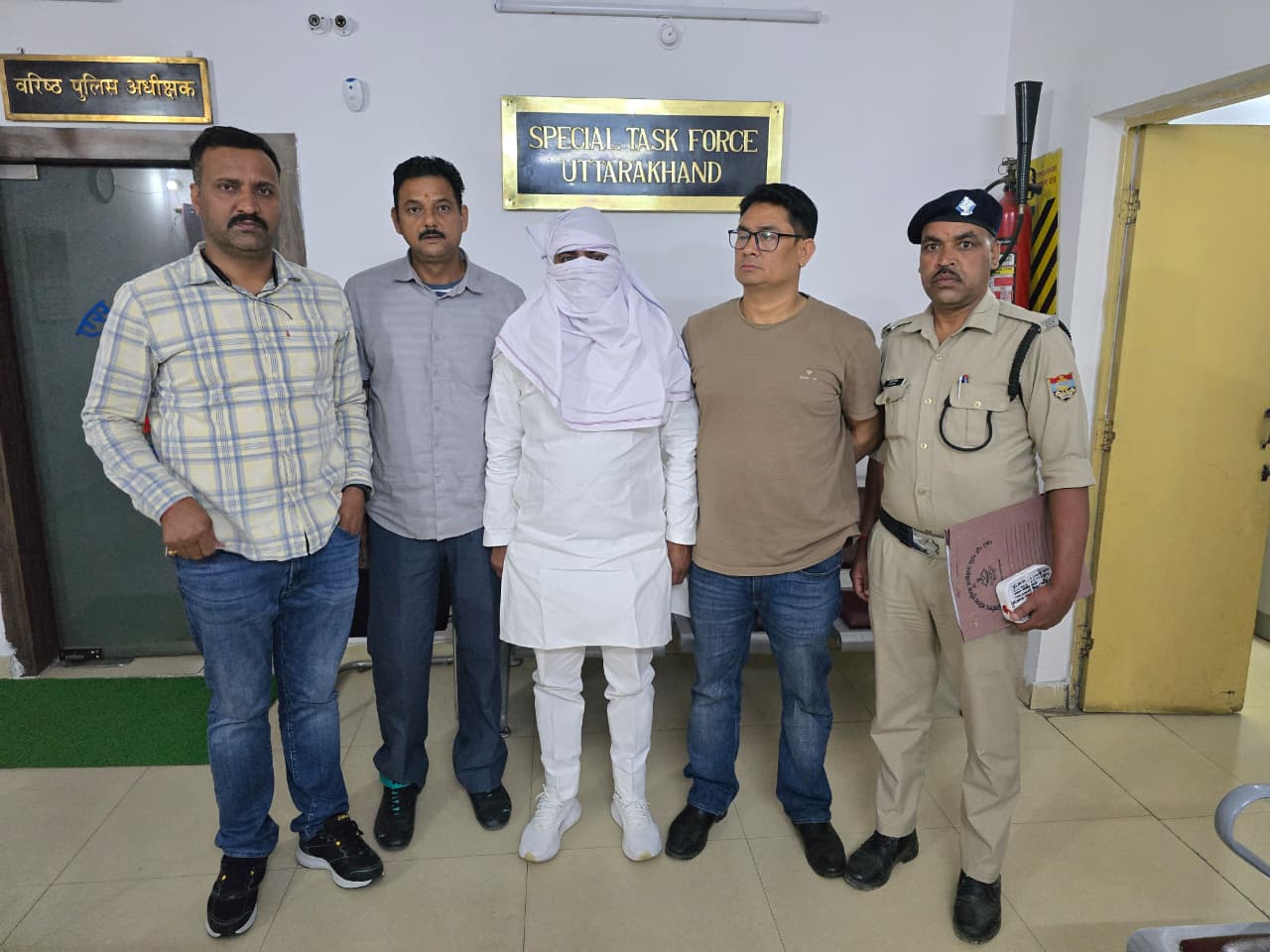 फर्जी तरीके से बाहरी राज्यों के शस्त्र लाईसेंस बनाने वाले गिरोह का एक सदस्य एसटीएफ के हत्थे चढ़ा