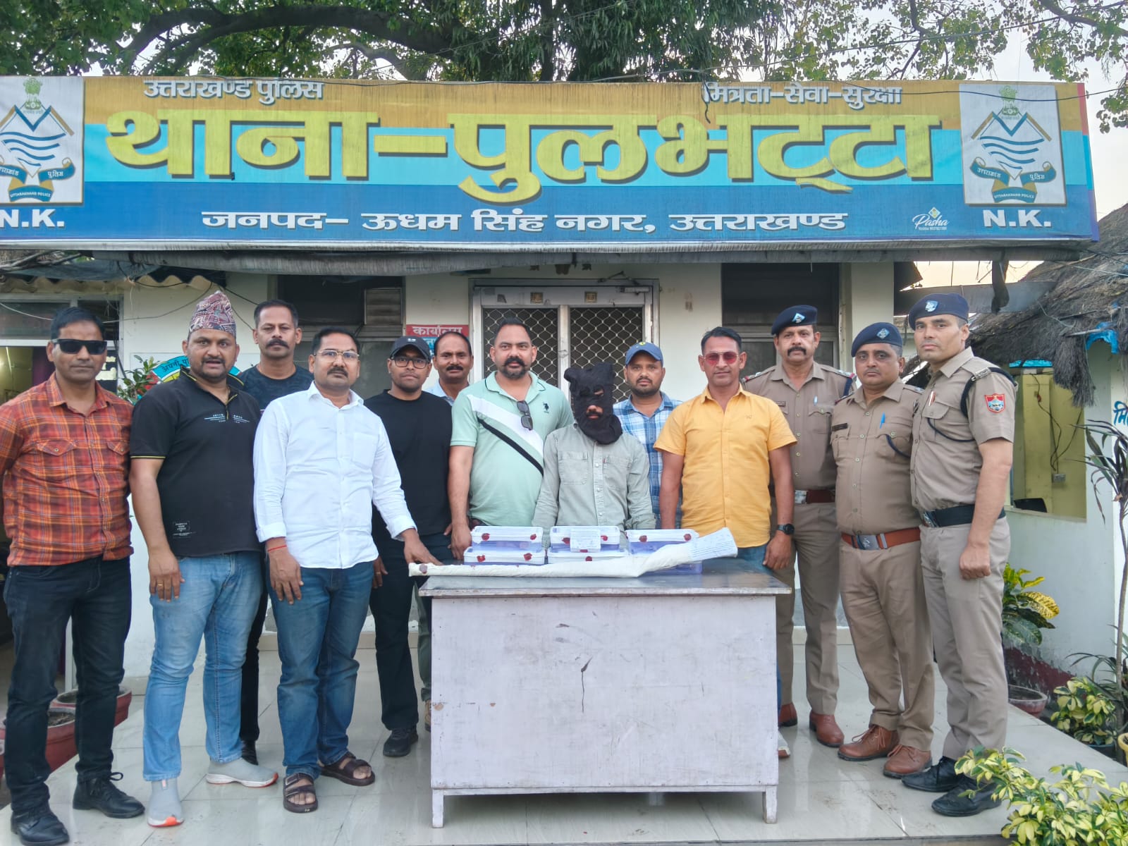 एसटीएफ़ की बड़ी कार्यवाही, अन्तर्राज्यीय हथियार तस्कर 6 तमंचे, 1 राइफल संग गिरफ्तार