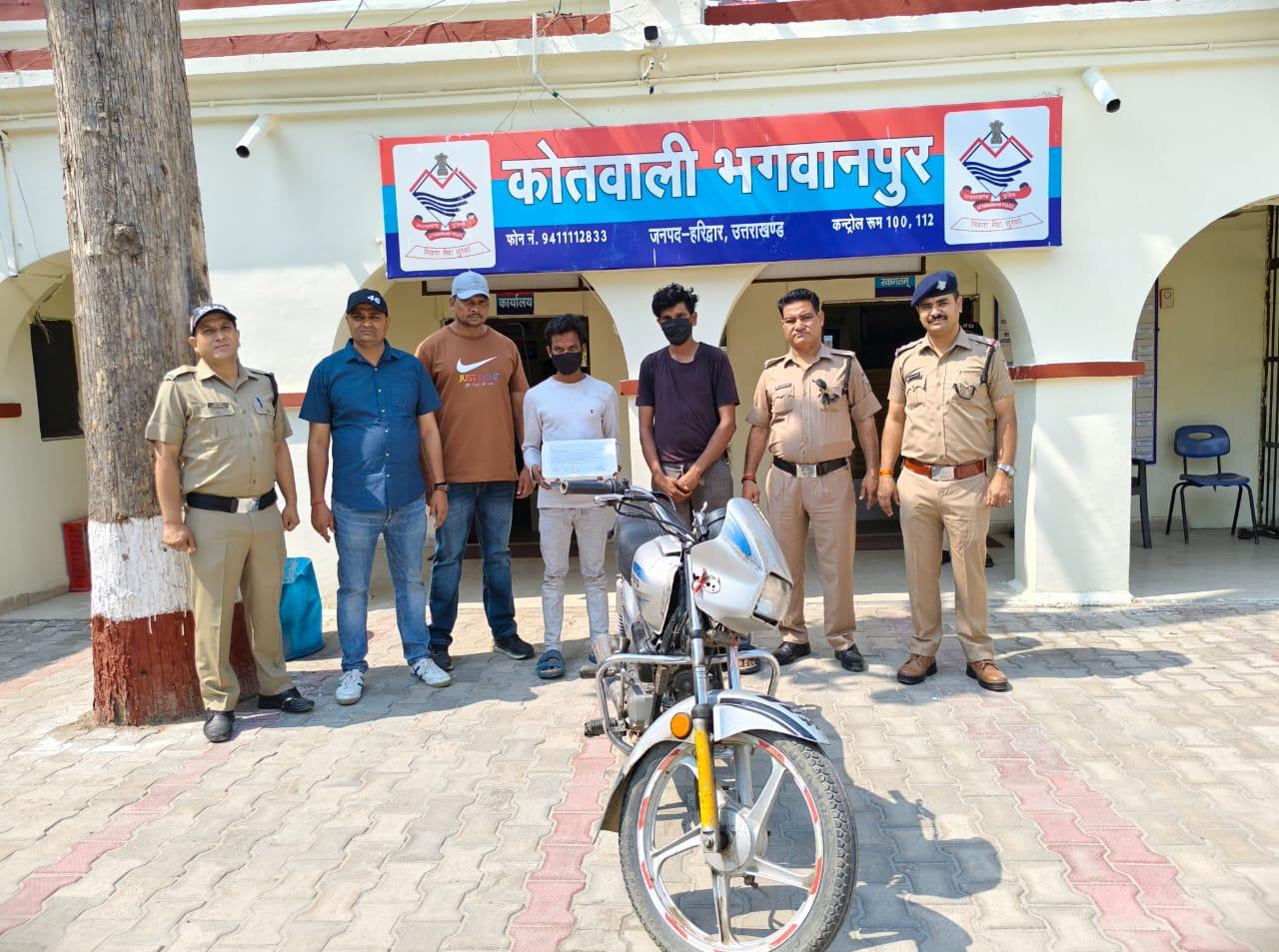 हरिद्वार पुलिस की बड़ी कार्रवाई, मोबाइल लूट करने वाले दो शातिर गिरफ्तार