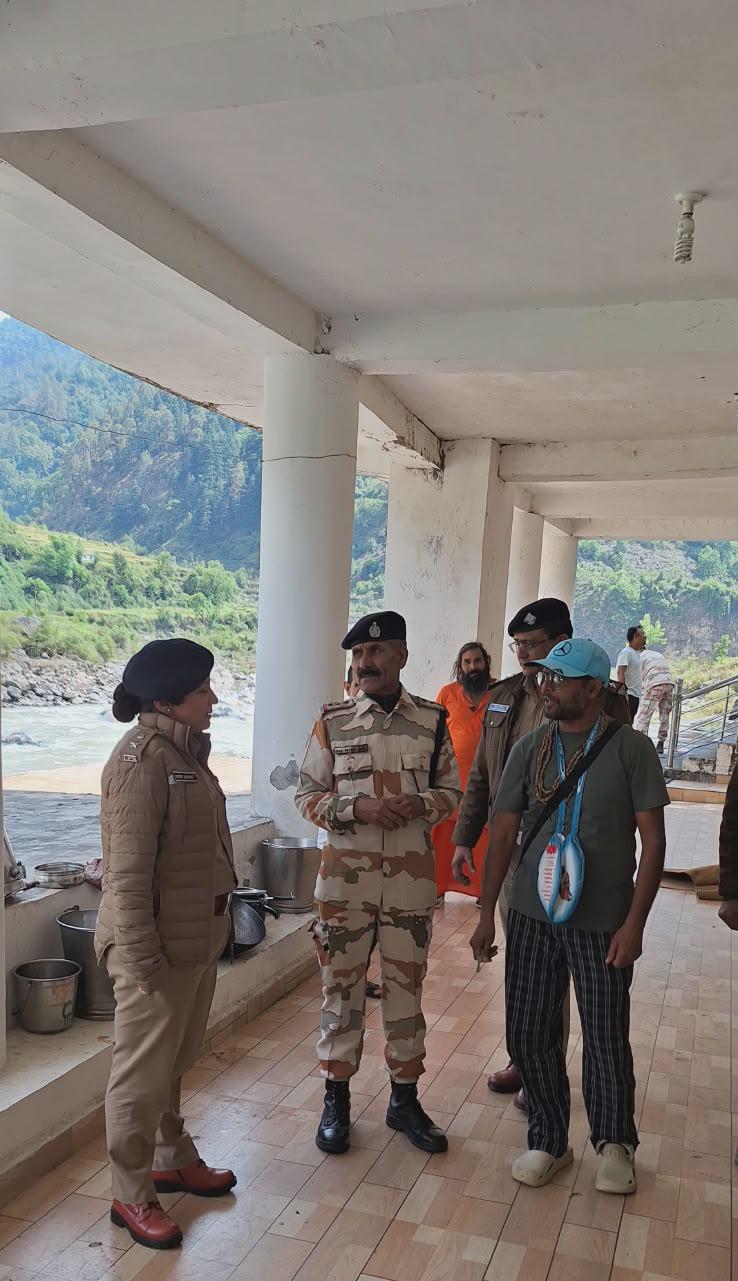 कप्तान उत्तरकाशी ने किया मनेरी क्षेत्र का दौरा, सुरक्षा बलों के लिए बनी खान-पान व मूलभूत सुविधाओं का लिया जायज़ा