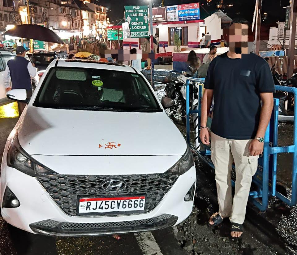 वीआईपी बन हूटर व फ्लैशलाइट का रौब दिखाना पड़ा महंगा, गाड़ी सीज
