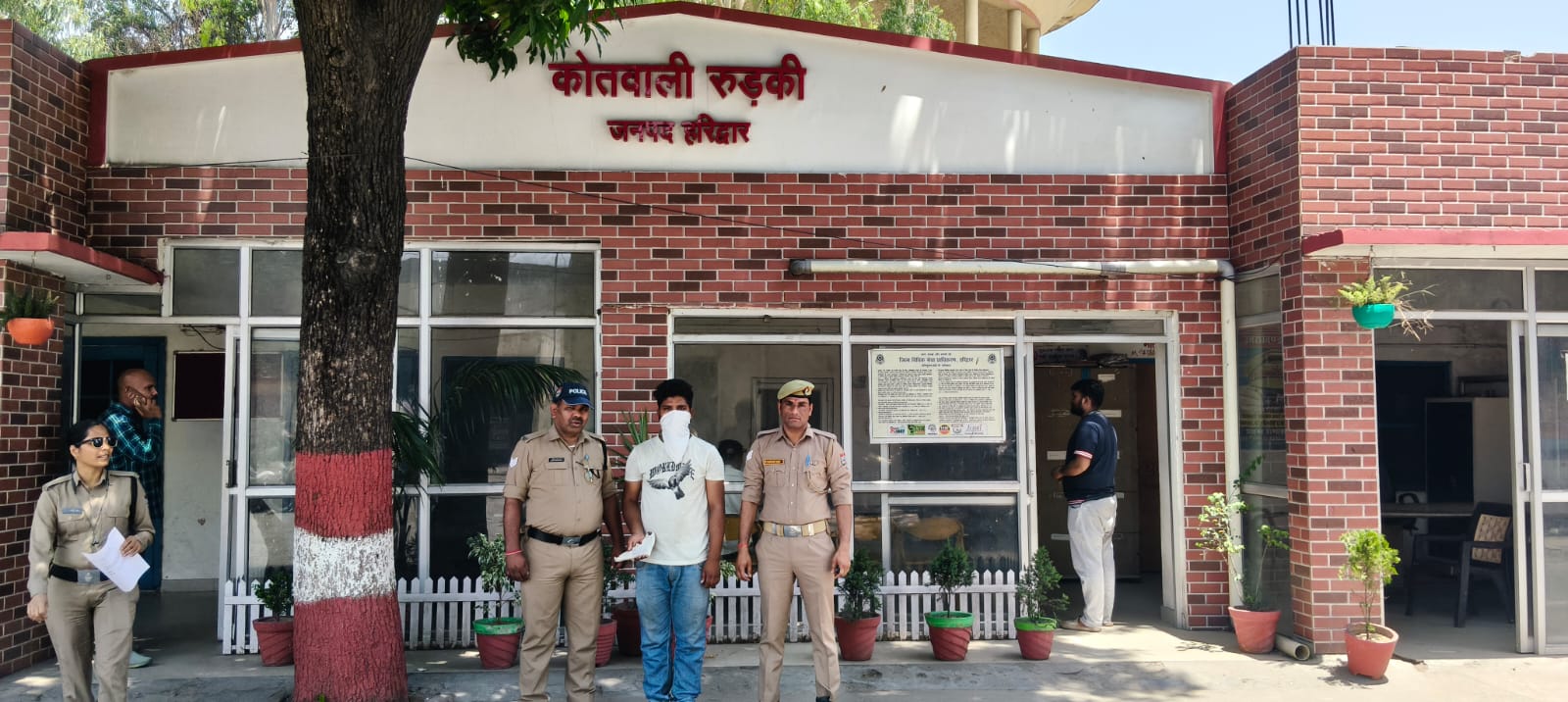 बर्थडे पार्टी में तमंचे पर डांस पड़ा भारी, वायरल वीडियो के बाद युवक गिरफ्तार