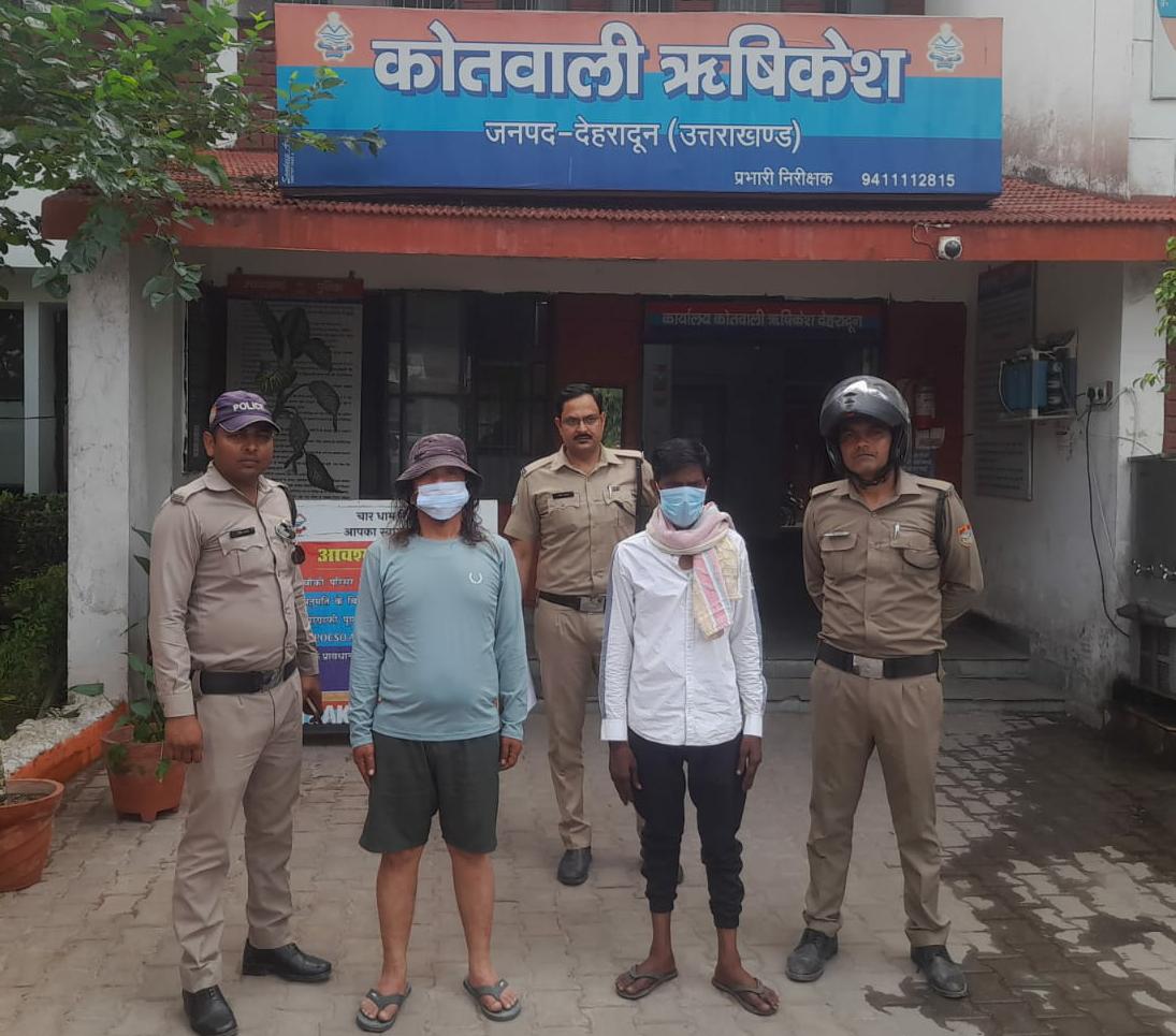 कार्यवाही: भीड़ द्वारा हमला करने में पुलिस ने 2 नामजद अभियुक्तो को किया गिरफ्तार
