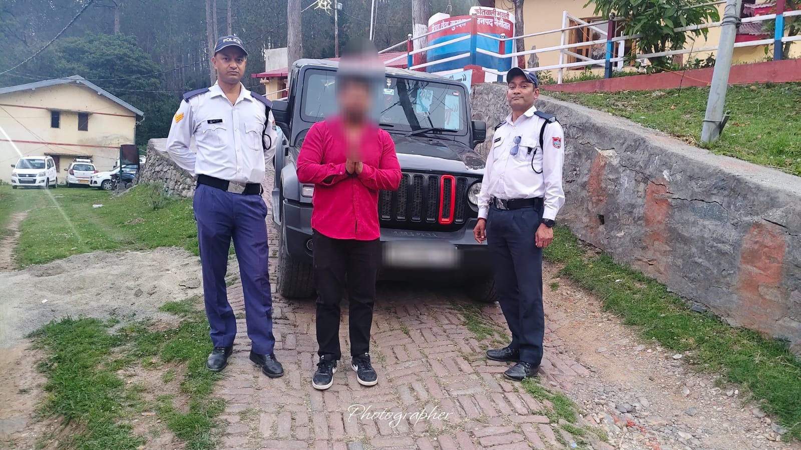 कैची धाम मार्ग पर थार से खतरनाक स्टंट,पुलिस ने दिखाई सख्त