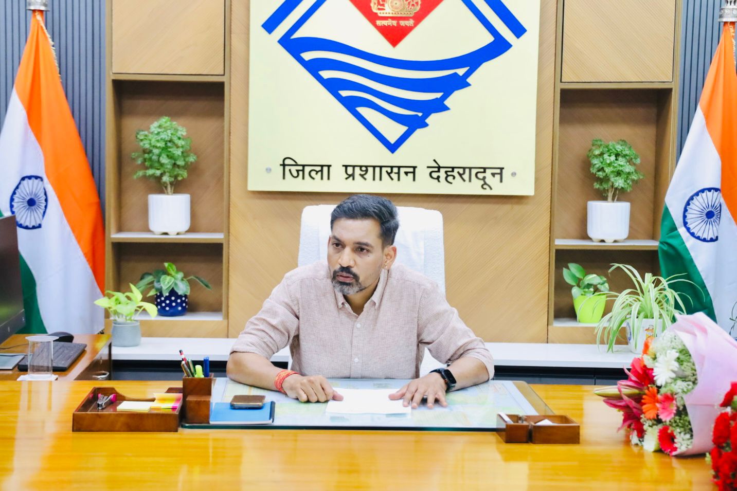पेंशनर अब घर बैठे ही अपना जीवन प्रमाण पत्र ऑनलाइन सत्यापित कर सकेंगे: ज़िलाधिकारी