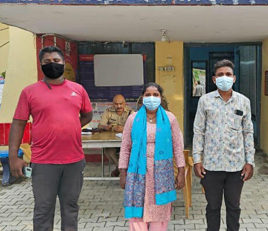 घर से नाराज़ होकर  महाराष्ट्र से देहरादून पहुँची महिला को दून पुलिस ने परिजनों से मिलवाया