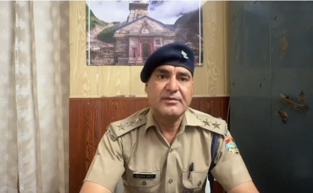 निकासी मार्ग पर बढ़ते दबाव के बीच पुलिस की कार्रवाई, सुरक्षा को बताया प्राथमिकता