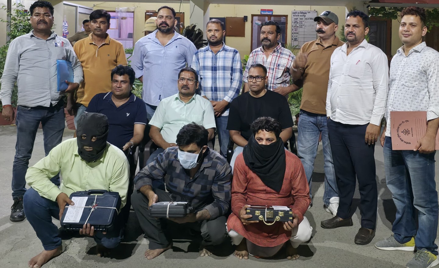 10 फर्जी शस्त्र लाइसेंसो का एसटीएफ़ ने पकड़ा फर्जीवाड़ा, , 3 गिरफ्तार