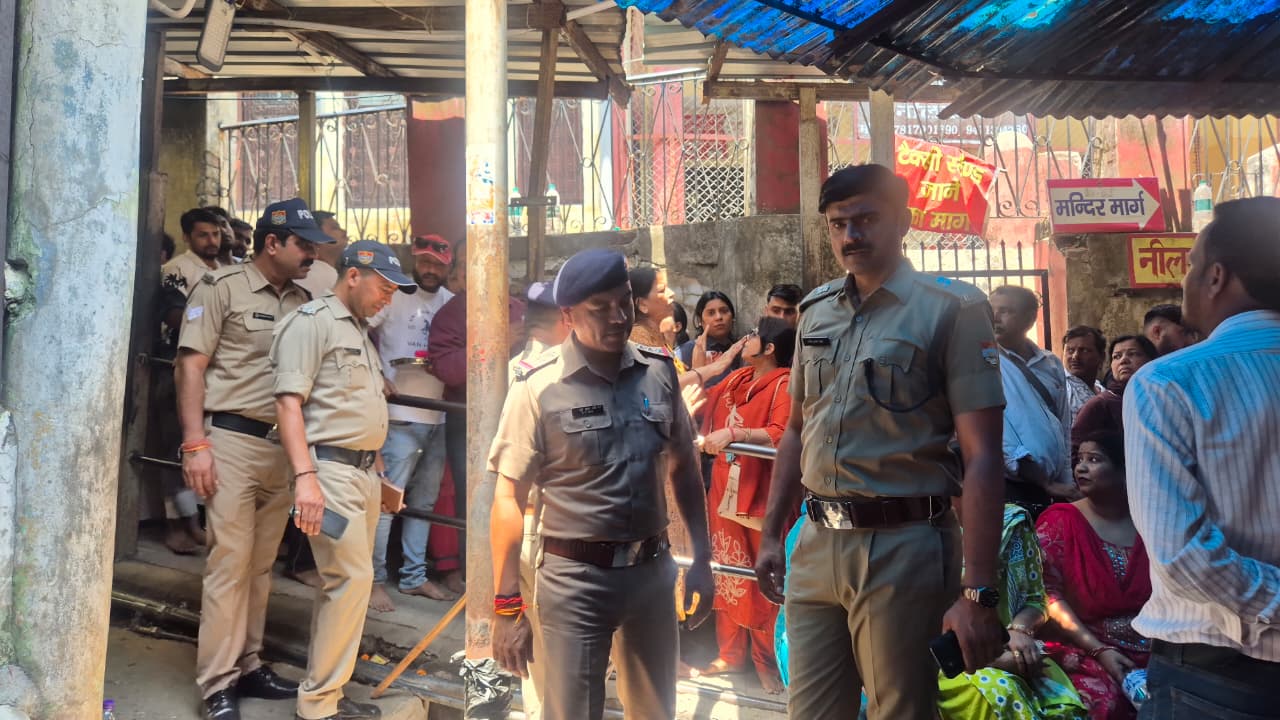 नीलकंठ धाम पहुचे एएसपी कोटद्वार, किया व्यवस्थाओं का निरीक्षण