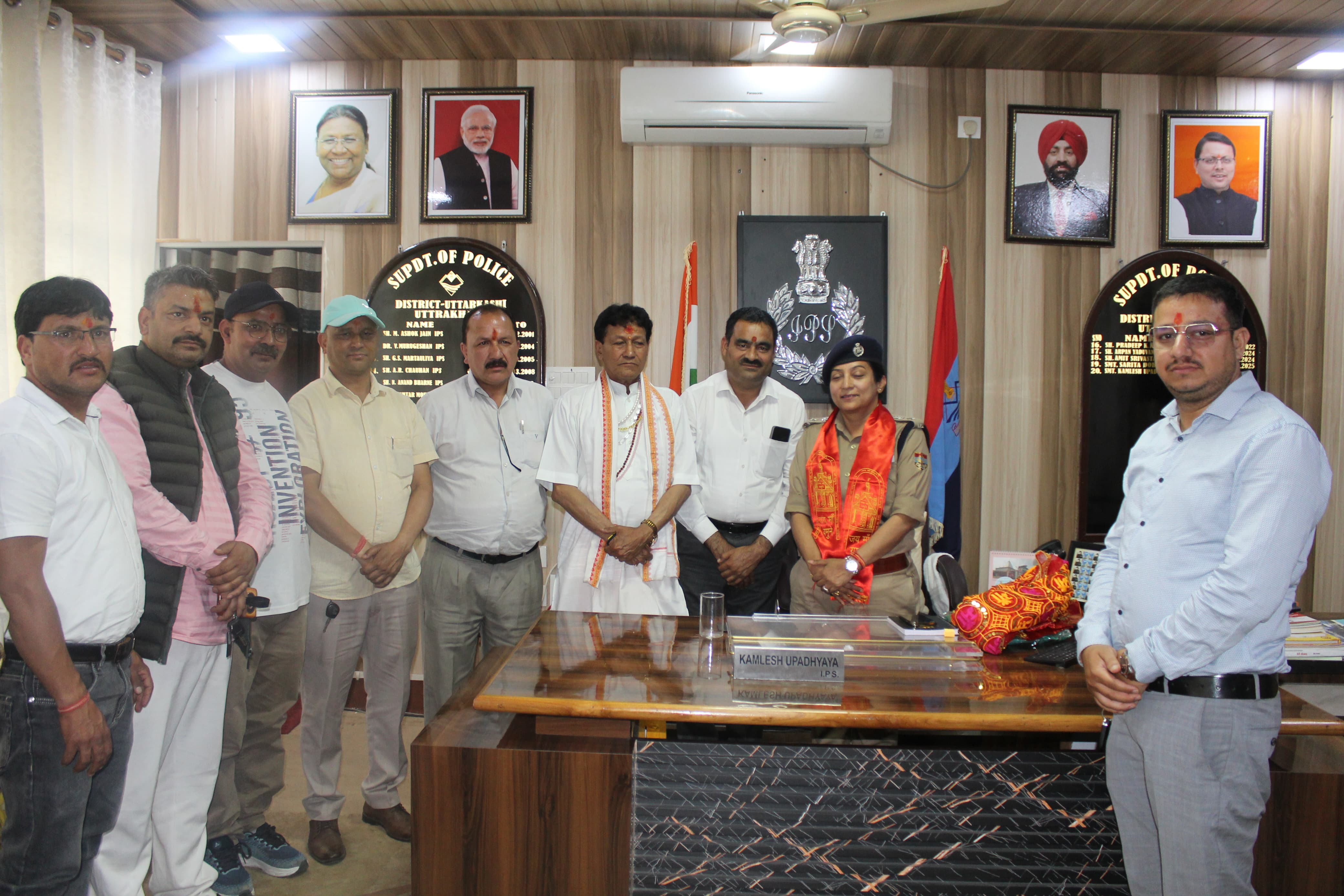 चारधाम यात्रा के सफल संचालन पर होटल एसोसिएशन यमुनावैली ने एसपी उत्तरकाशी का किया सम्मान