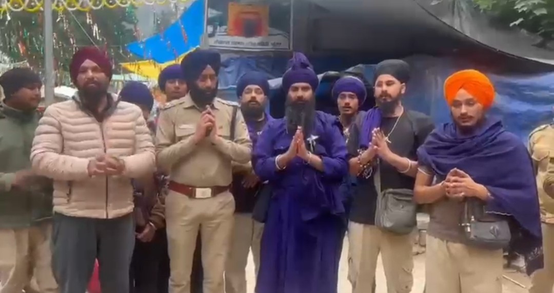 तरनतारण से आये निहंगो के जत्थे ने हेमकुंड साहिब यात्रा व्यवस्था को सराहा