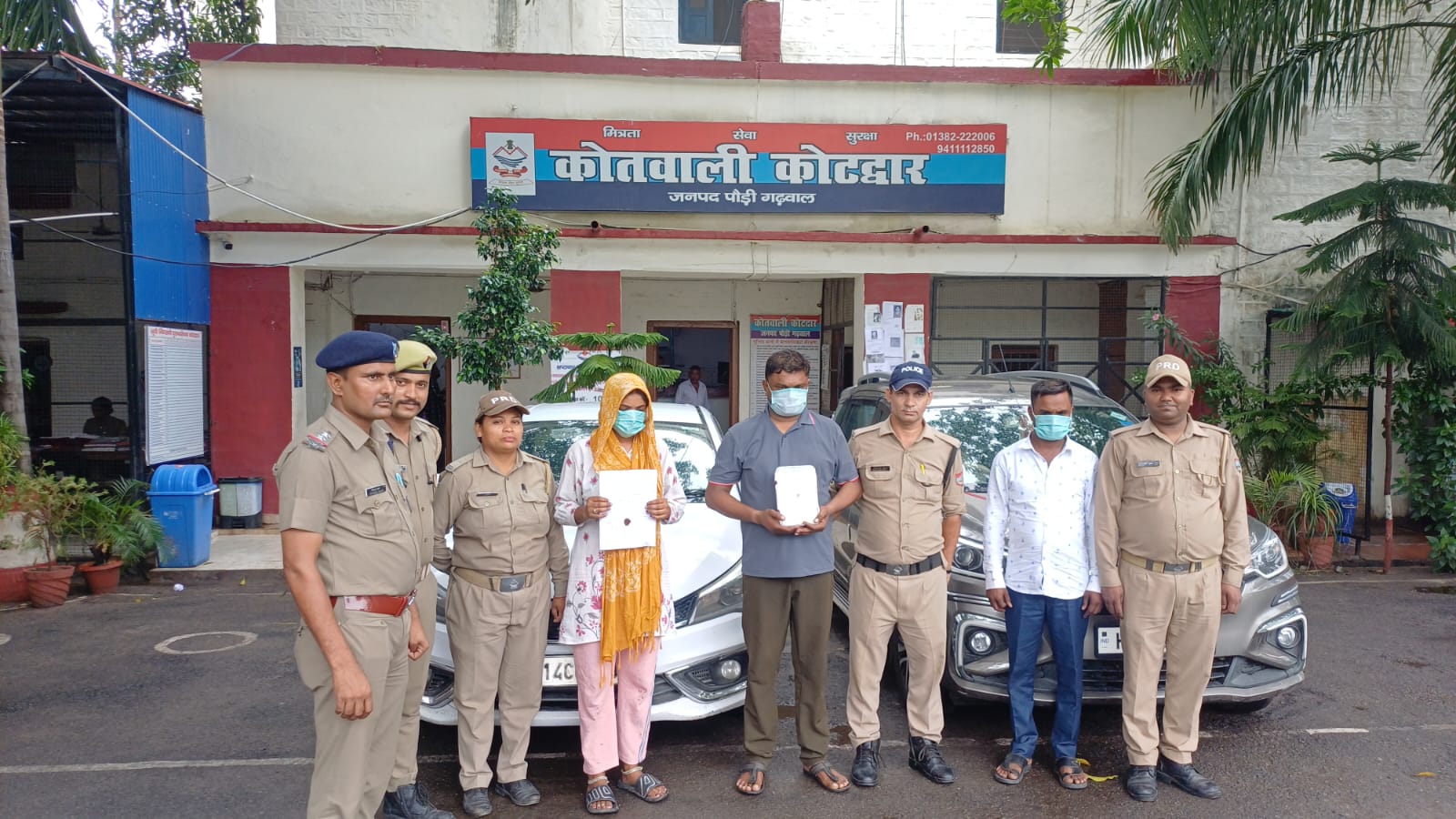 सार्वजनिक वाहनों में महिलाओं के सोने के आभूषण चोरी करने वाले गिरोह का पौड़ी पुलिस ने किया पर्दाफाश*
