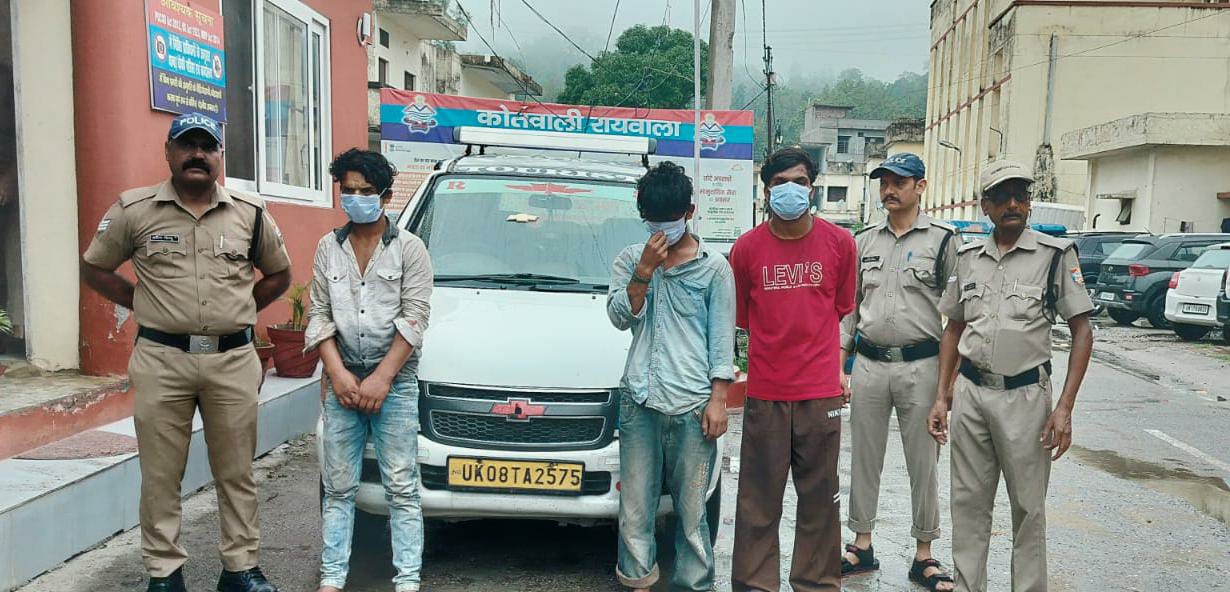 ऑपरेशन प्रहार' का बड़ा एक्शन: 12 घंटे में वाहन चोरी का खुलासा, तीन शातिर चोर गिरफ्तार*