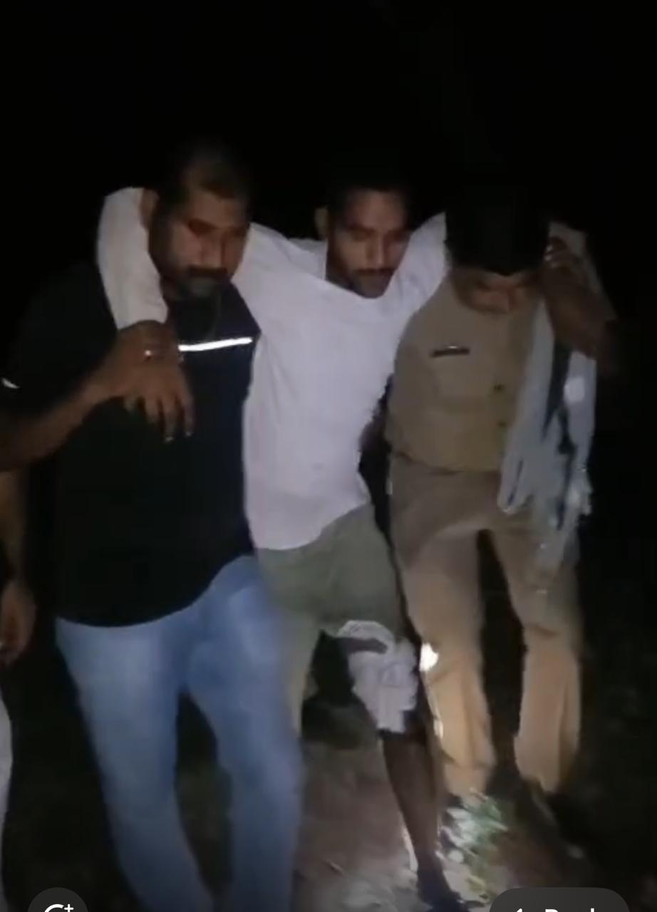 गदरपुर में गोकशी और पुलिस पर फायरिंग मामले में बड़ी सफलता, मुठभेड़ के बाद फरार आरोपी मोइन कुरैशी गिरफ्तार*