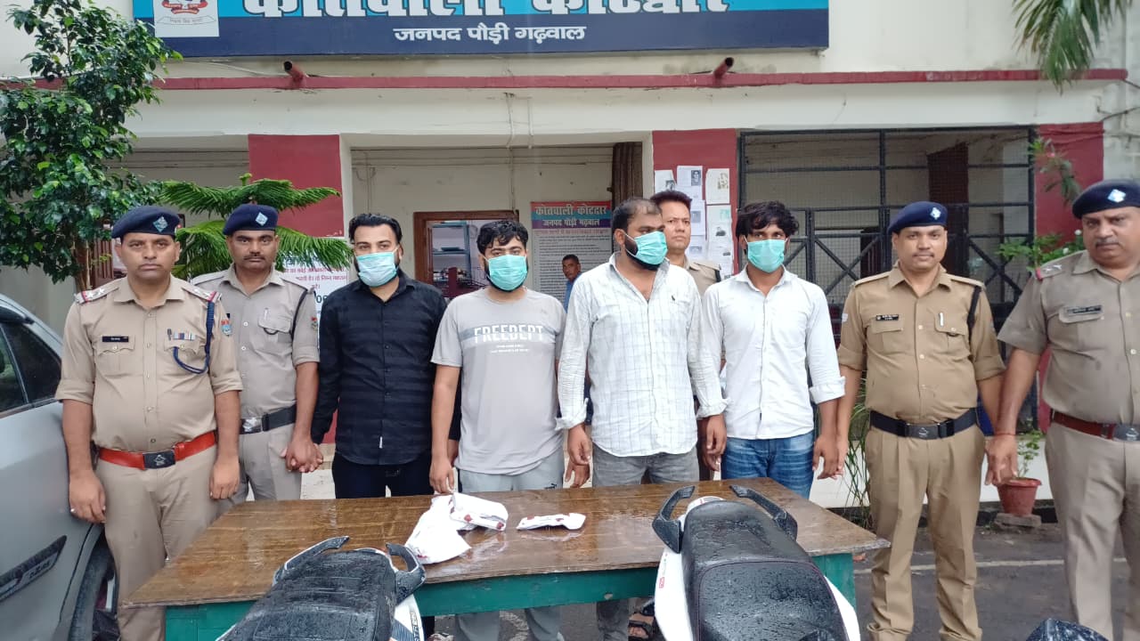 बंद घरों में सेंधमारी कर लाखो का माल साफ करने वाले अंतरराज्यीय चोरी गिरोह के 4 अभियुक्त गिरफ्तार
