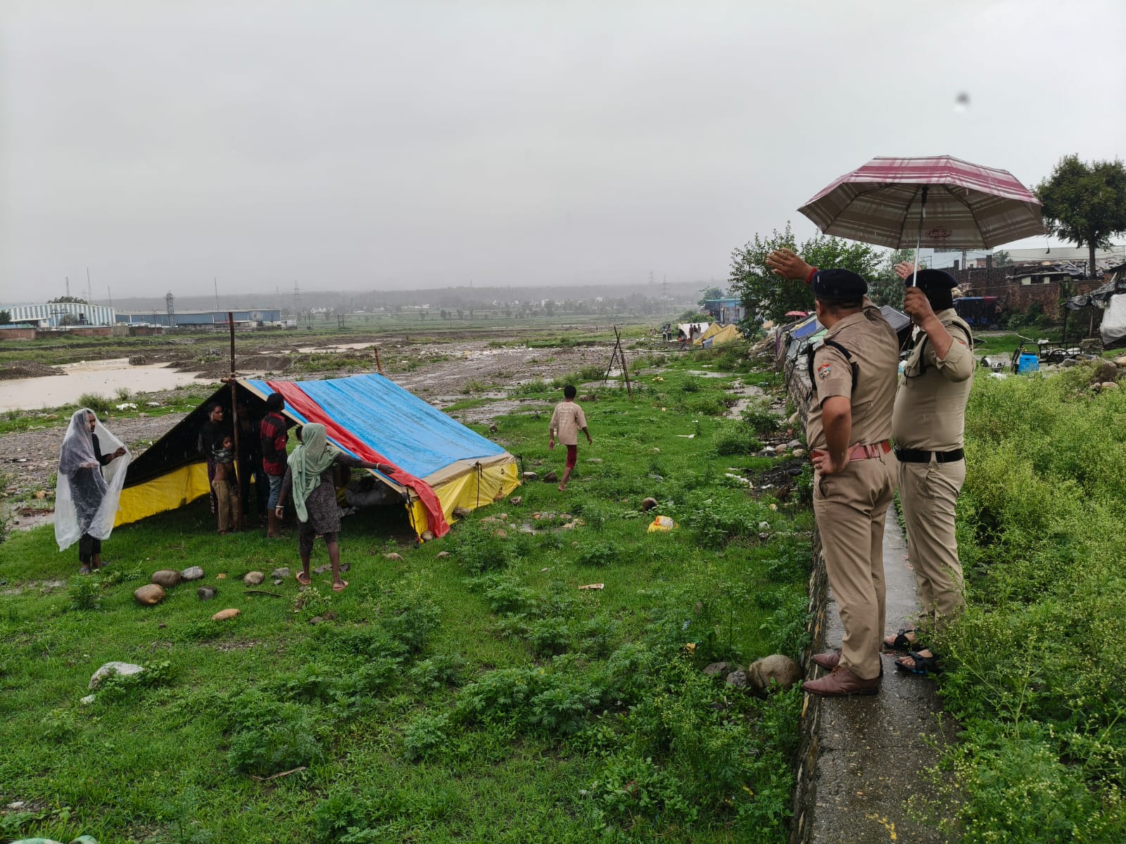 भारी बारिश के दृष्टिगत देहरादून पुलिस अलर्ट मोड पर