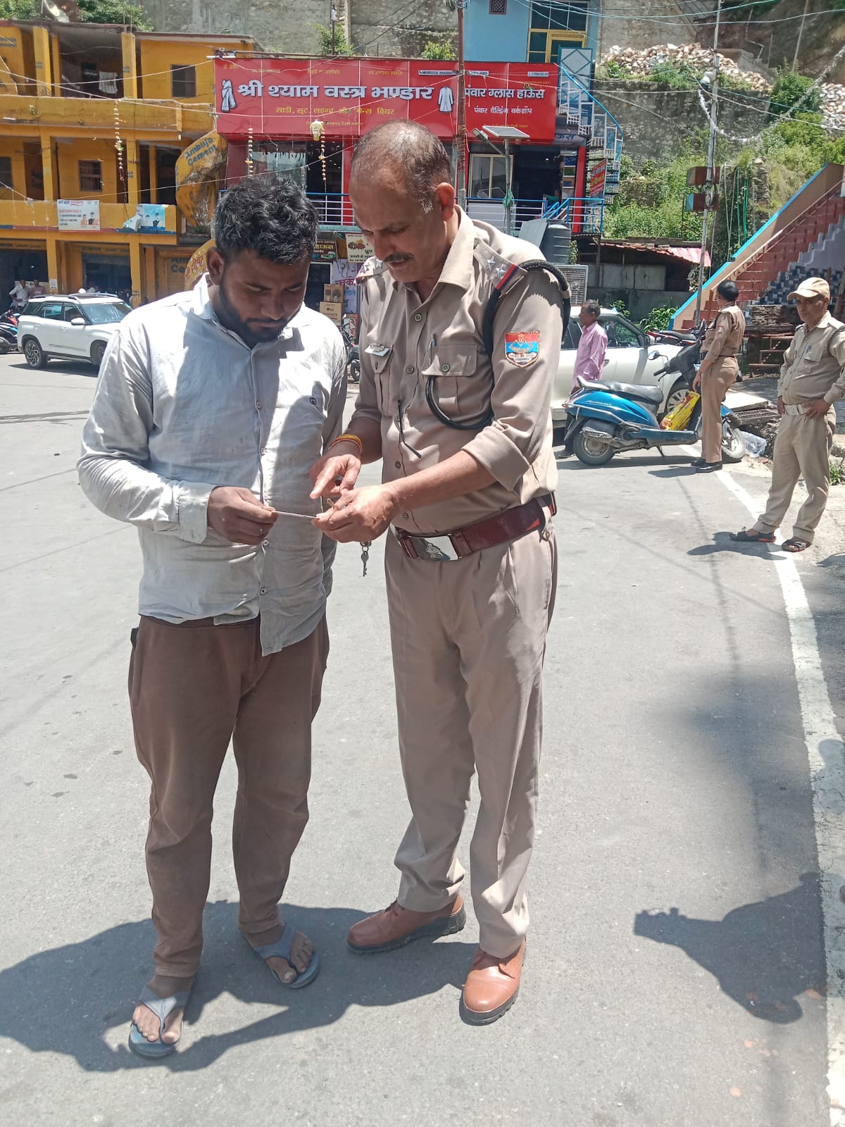 जनपद टिहरी में चलाया जा रहा सघन सत्यापन अभियान