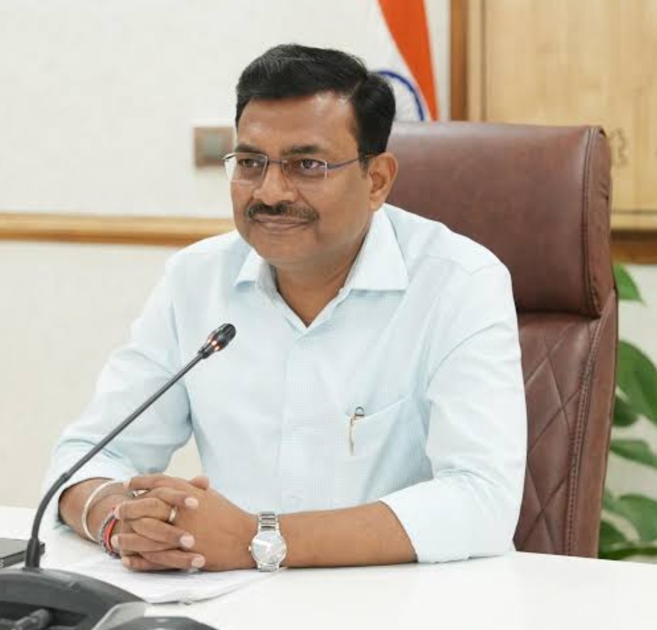 देहरादून: मुख्य सचिव ने शहरी निकायों को आत्मनिर्भर बनाने के दिए निर्देश