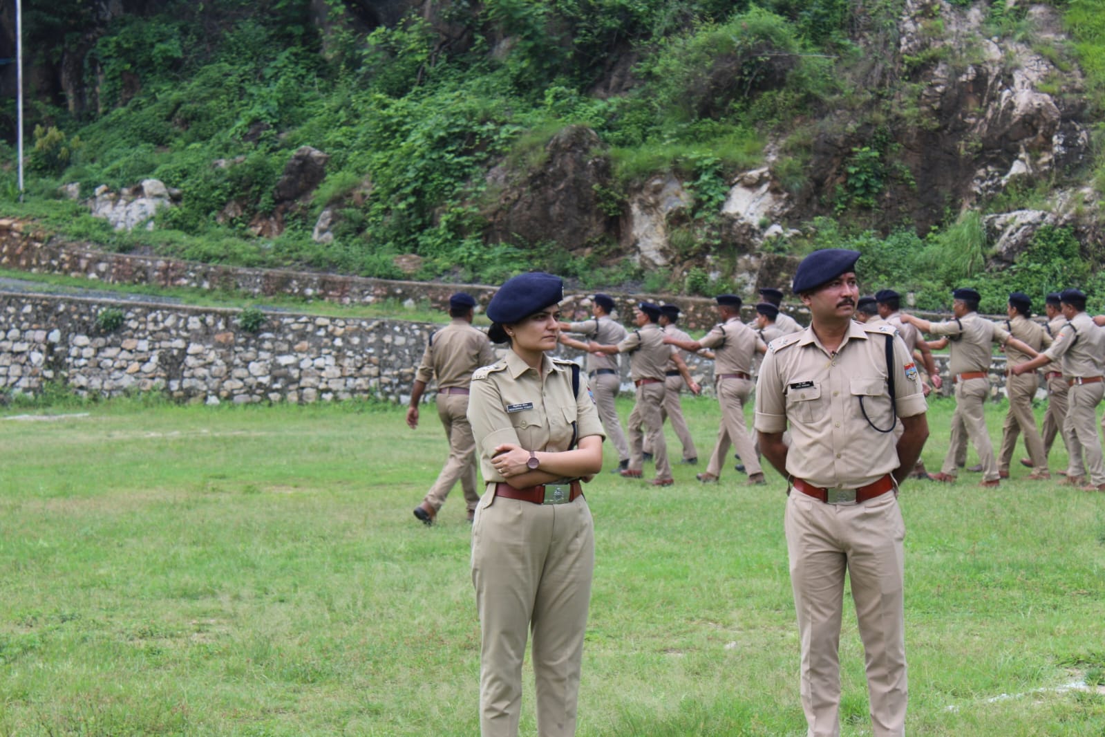 कप्तान निहारिका ने जवानो के साथ लगाई दौड़