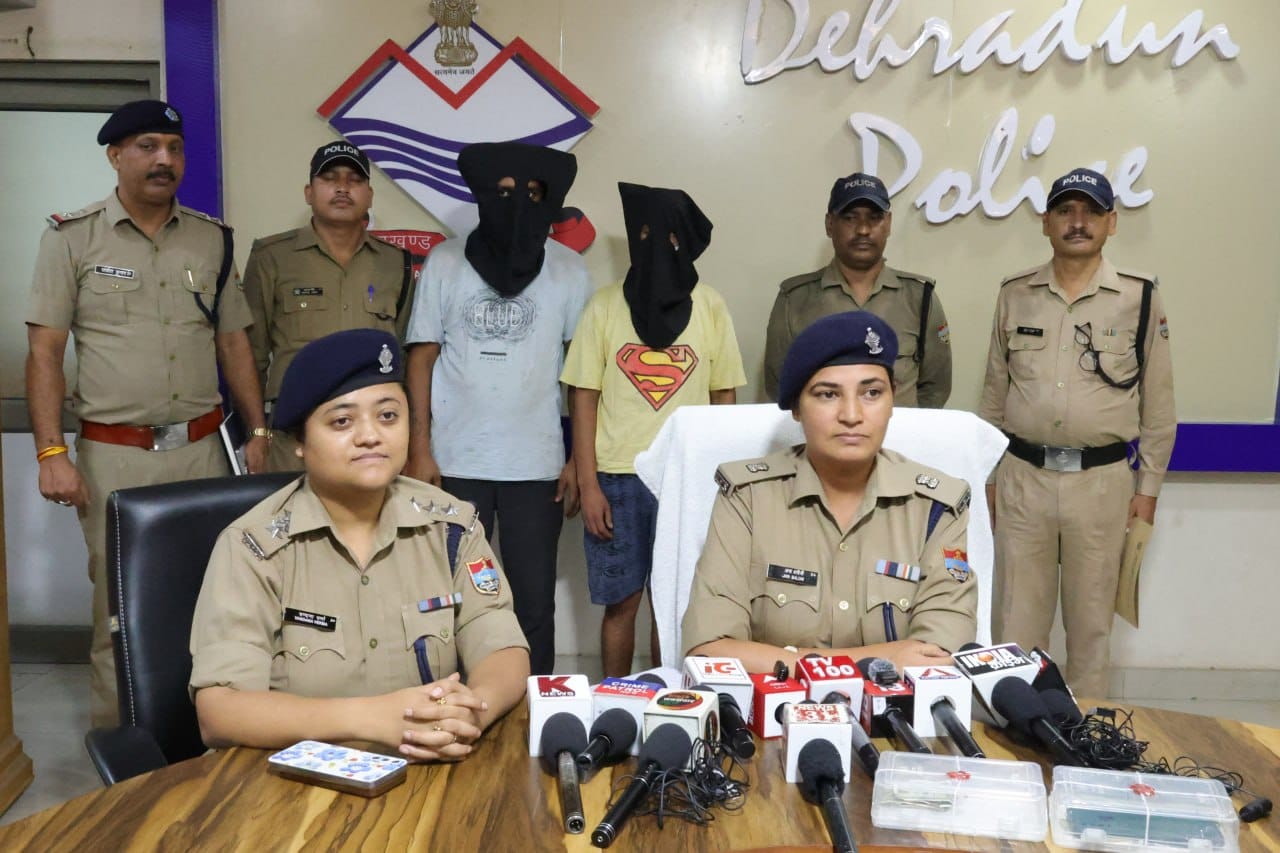 नगर निगम कर्मी बन बुजुर्ग महिला के घर मे घुस करी चोरी, 2 गिरफ्तार
