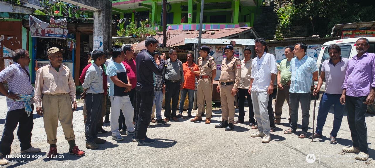 पिथौरागढ़ पुलिस ने ग्रामीणों को नशा,साइबर अपराध और महिला सुरक्षा के प्रति किया जागरूक*
