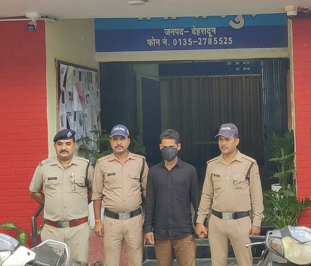 महंगे शौक पूरे करने के लिए बन गया वाहन चोर, 11 दोपहिया वाहन बरामद