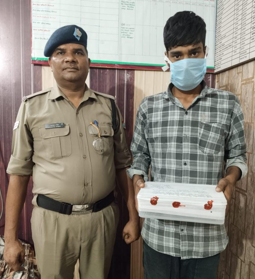 1 तमंचे व कारतूस संग युवक गिरफ्तार