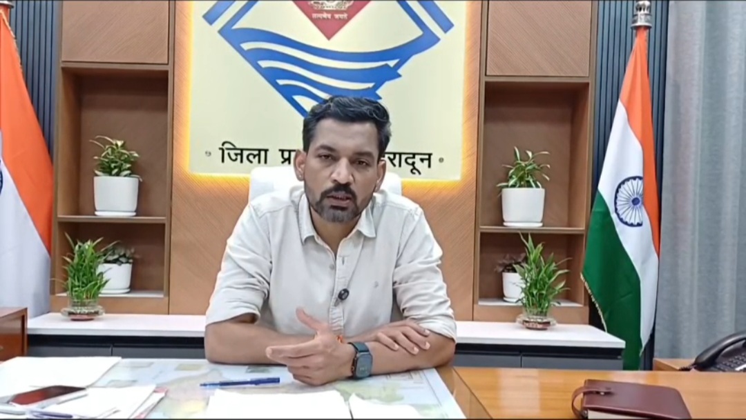 सहसपुर की महिलाओं के हाथों से तैयार हो रहा तिरंगा,‘हर घर तिरंगा’ अभियान को मिल रही नई ताकत

