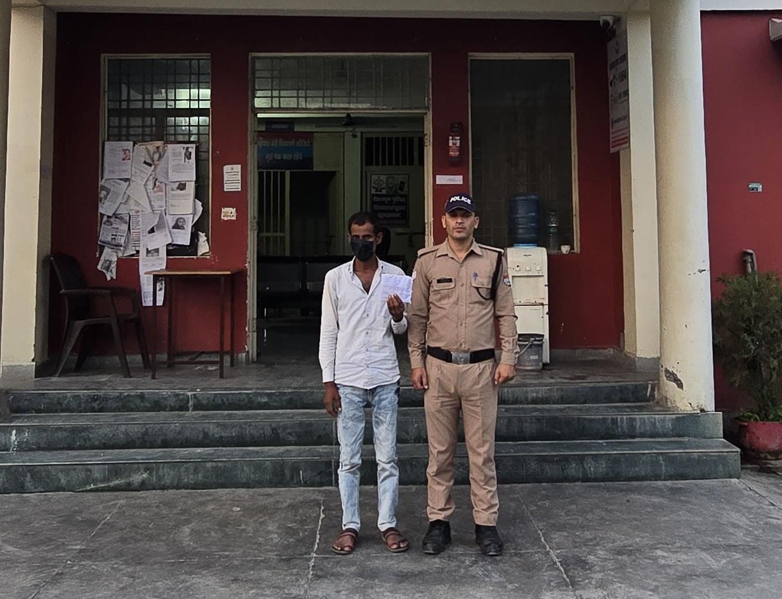 लोगो को मोबाइल में सट्टा खिलवा रहा अभियुक्त गिरफ्तार