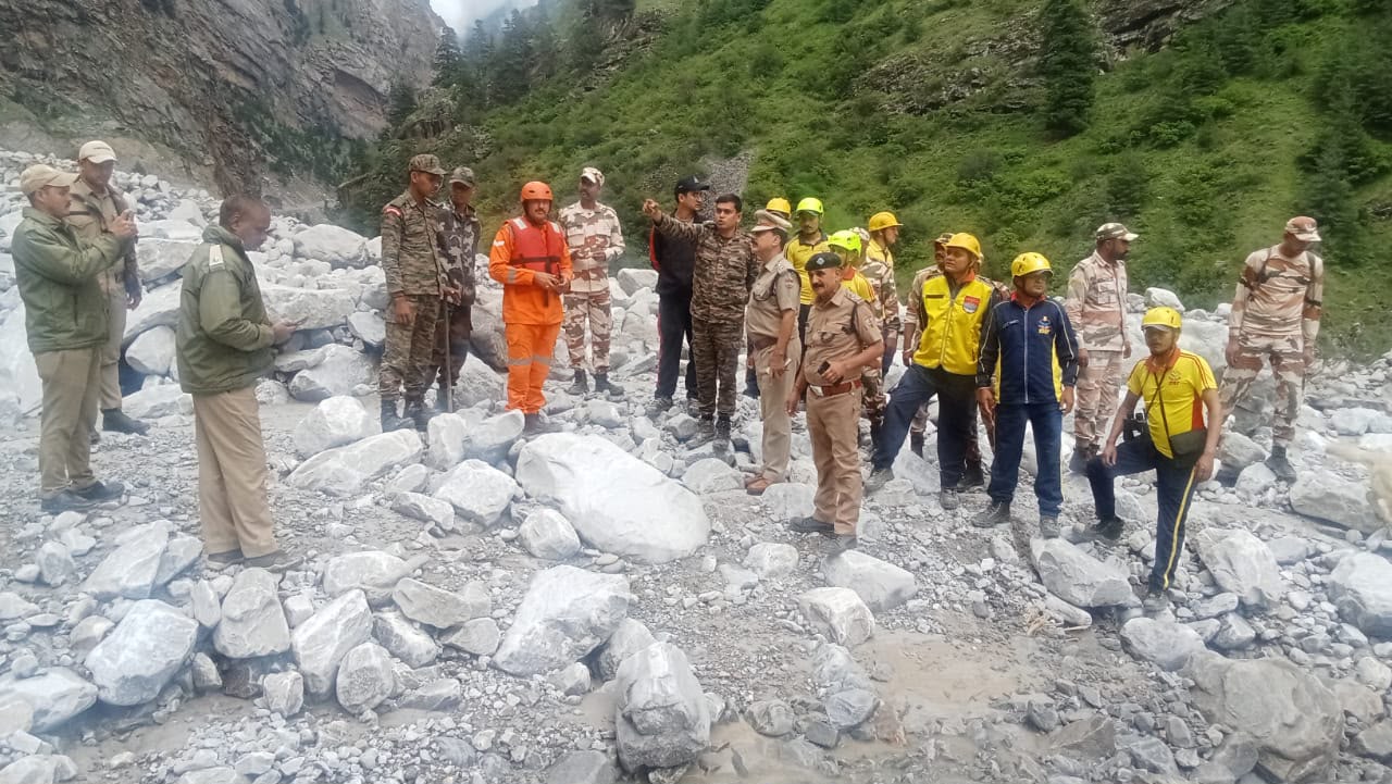 तमक नाले में आये फ्लैशफ़्लड में लापता व्यक्ति की खोज दूसरे दिन भी जारी