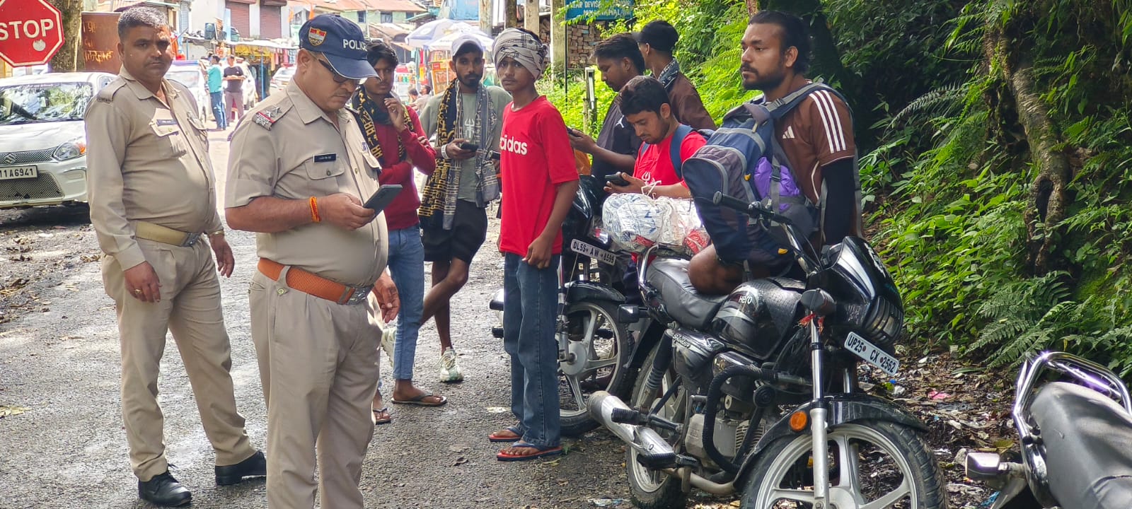 श्रावण मास के दौरान श्रद्धालुओं की सुरक्षित यात्रा के उद्देश्य से चमोली पुलिस ने हुड़दंगियों के किए चालान