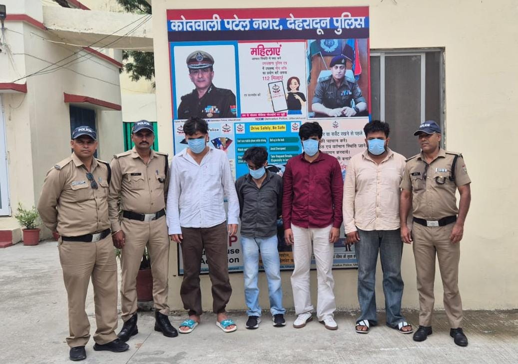 पटेलनगर क्षेत्र में फ़ायरिंग मामले में पुलिस ने दोनो पक्षो के खिलाफ दर्ज किया मुकदमा,4 युवक गिरफ्तार