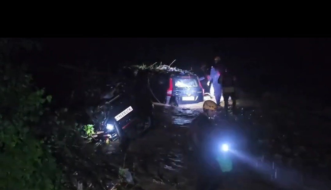 कंडोली- बिधोली पुल के पास बरसाती रपटे में बही 2 गाड़ियां, युवक-युवती की मौत,3 रेस्क्यू