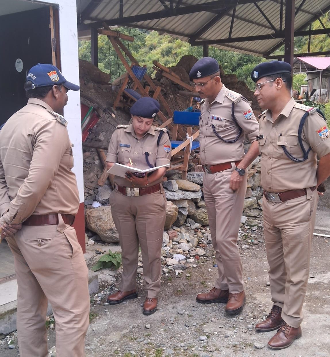 चारधाम यात्रा के दूसरे चरण को लेकर एसपी उत्तरकाशी ने परखी सुरक्षा व्यवस्था*

