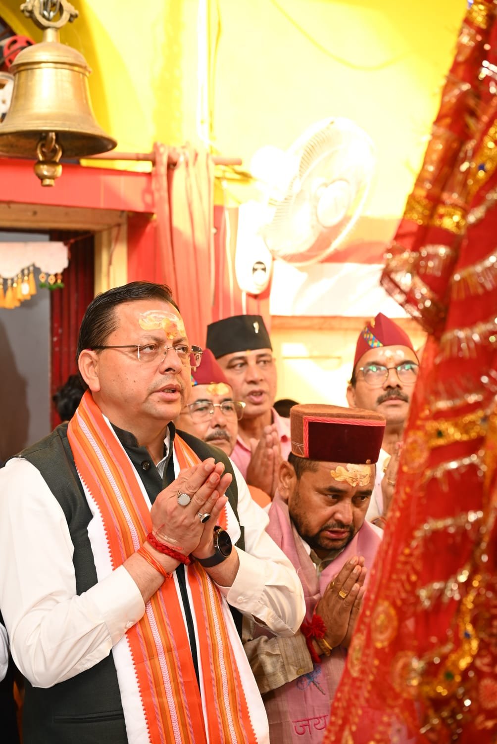 प्रधानमंत्री नरेंद्र मोदी के राष्ट सेवा के 25 वर्ष पूर्ण होने पर सीएम धामी ने उत्तरकाशी में की विशेष पूजा