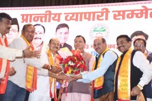 हल्द्वानी में सीएम धामी की व्यापारियों को बड़ी सौगात, हितों से जुड़ीं 8 अहम घोषणाएं