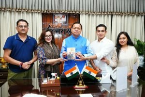मुख्यमंत्री पुष्कर सिंह धामी ने ‘Maverick Jaspal’ पुस्तक का किया विमोचन, जसपाल राणा के योगदान को किया याद