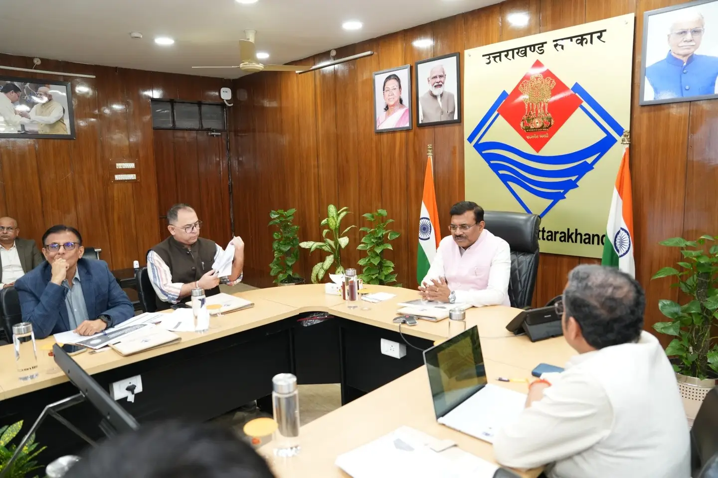 उत्तराखंड के युवाओं के लिए रोजगार के नए रास्ते खोलेगी सरकार, विदेशों में नौकरी दिलाने की भी तैयारी